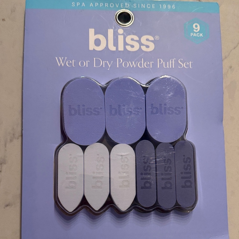 ⚠️ 5/25: Bliss Powder Puff Set